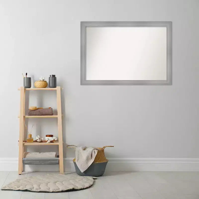 Specchio da parete per bagno Flair non smussato 40" x 28" nichel lucido - : Viti di montaggio incluse