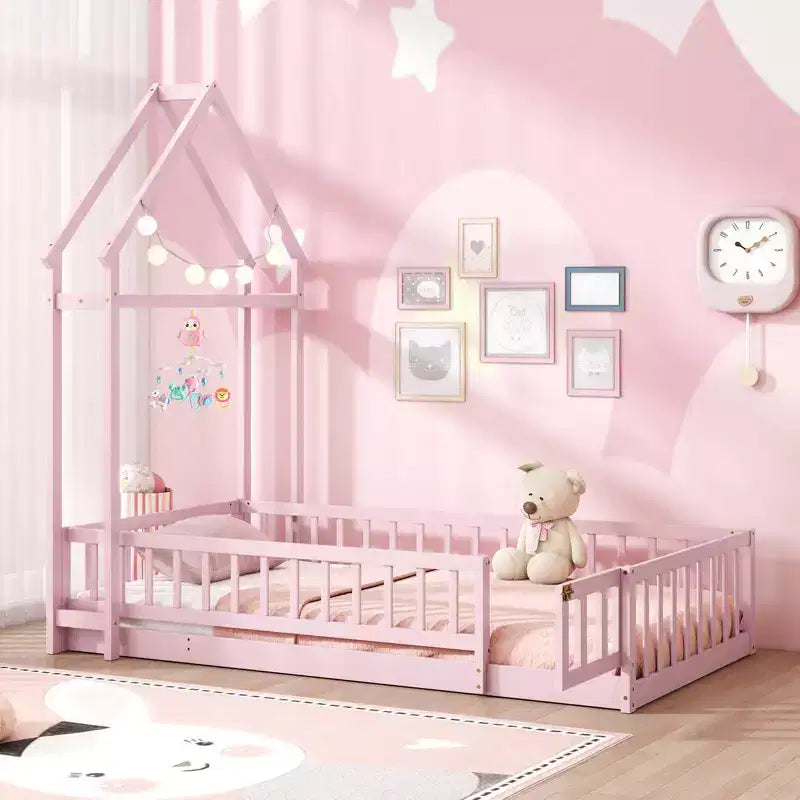 Letto a capanna a pavimento, misura twin, con testiera a forma di casetta e appendiabiti, senza doghe, grigio/beige/rosa/bianco