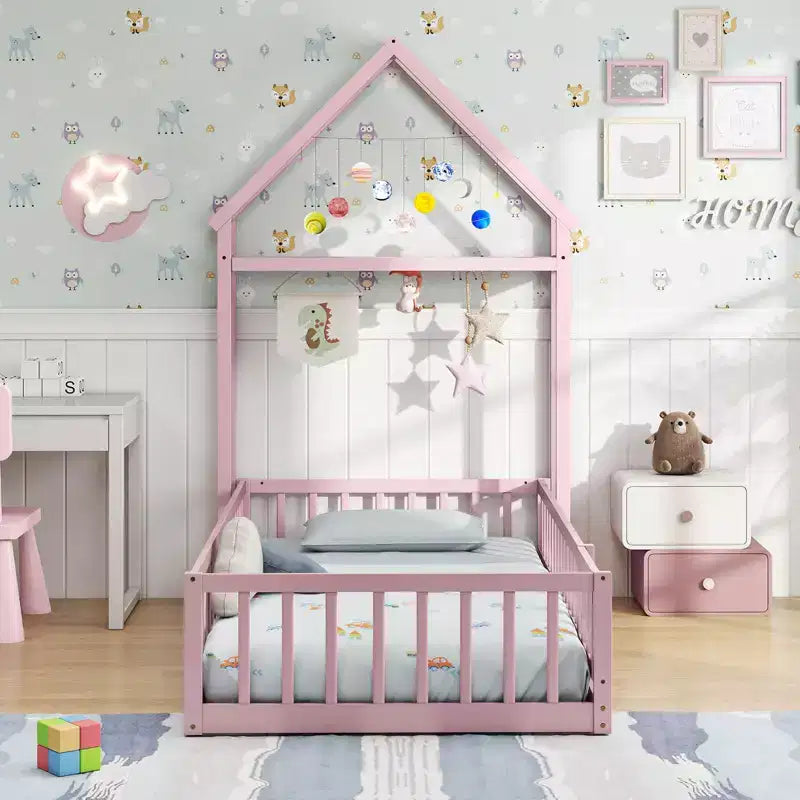 Letto a capanna a pavimento, misura twin, con testiera a forma di casetta e appendiabiti, senza doghe, grigio/beige/rosa/bianco
