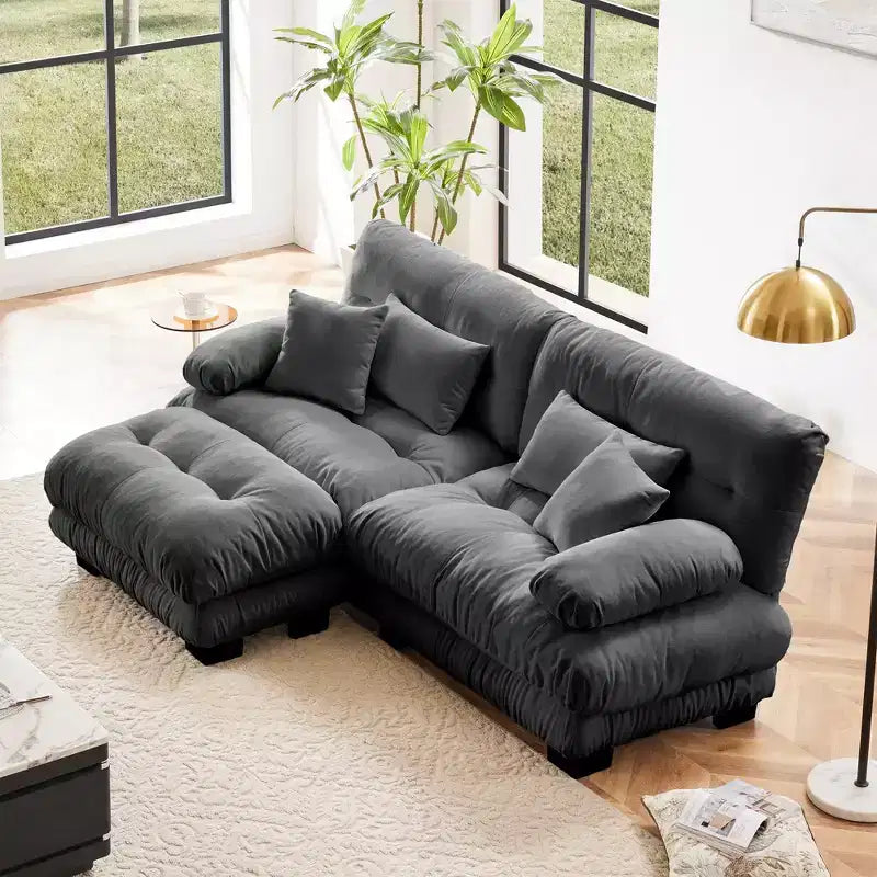 Divano a 2 Posti in Ciniglia con 2 Cuscini Lombari e 2 Cuscini Decorativi, Divano con Braccioli Larghi Imbottiti e Pouf Convertibile, Ciniglia Color Caffè Chiaro