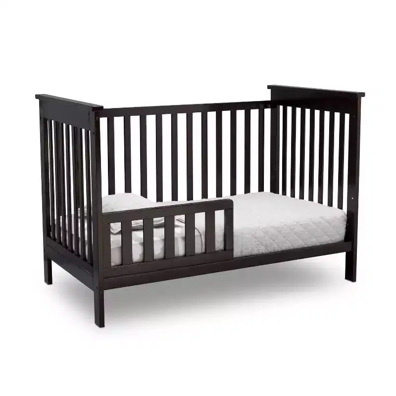 Culla convertibile 3-in-1 Adley di Delta Children